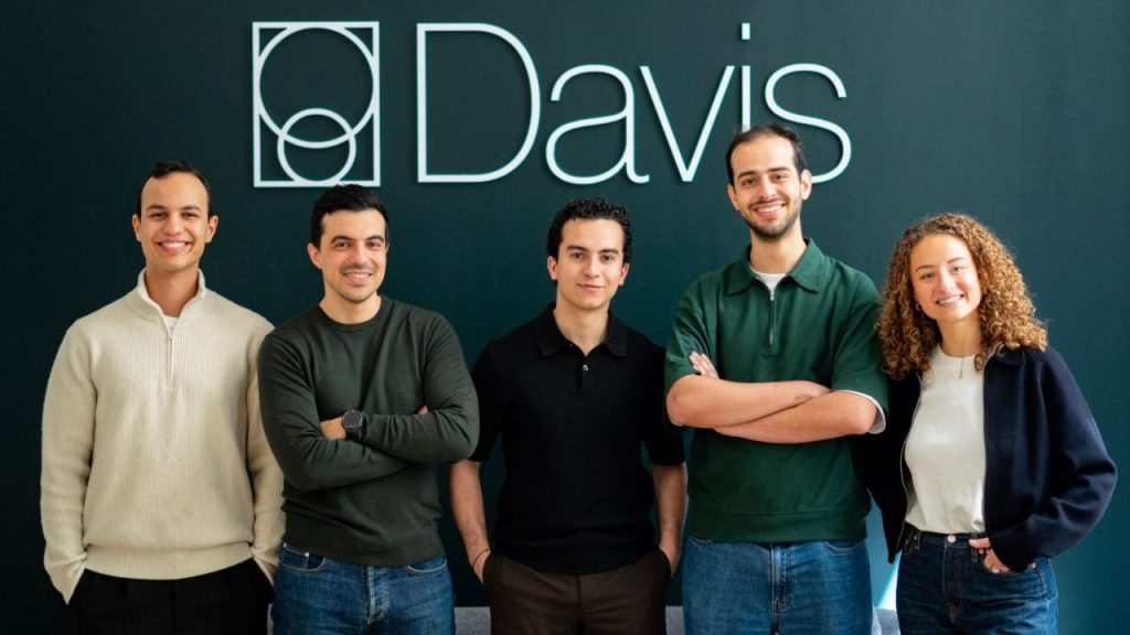 Davis AI startup Gaudi-1 architecture design technology