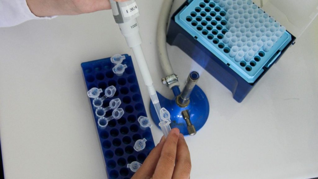 A laboratory setting showcasing microbiome research at mbiomics.