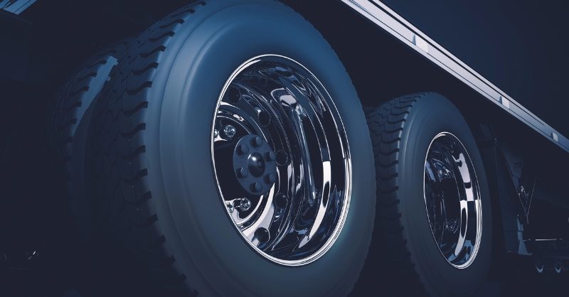 Dailyza: How Smart Tyre Choices Ensure Safer Family Travel A close-up of a high-quality car tyre tread, highlighting safety and durability for family travel.